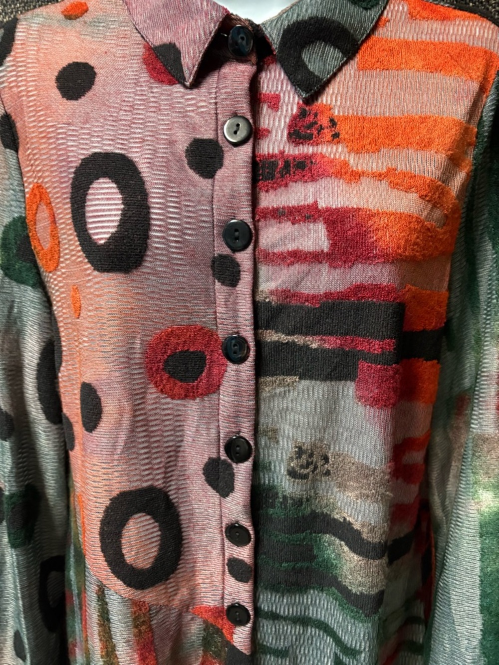 Radzoli Abstract Textured Button Blouse - Picture 16 of 16